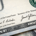 Aclaran que Trump no firmará billetes de dólar estadounidense