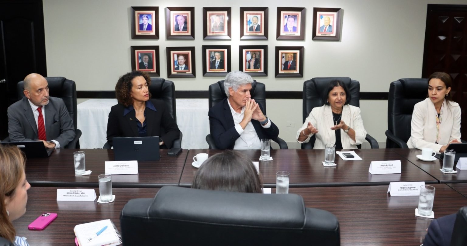 Panamá y Banco Mundial impulsan cooperación para crecimiento económico sostenible