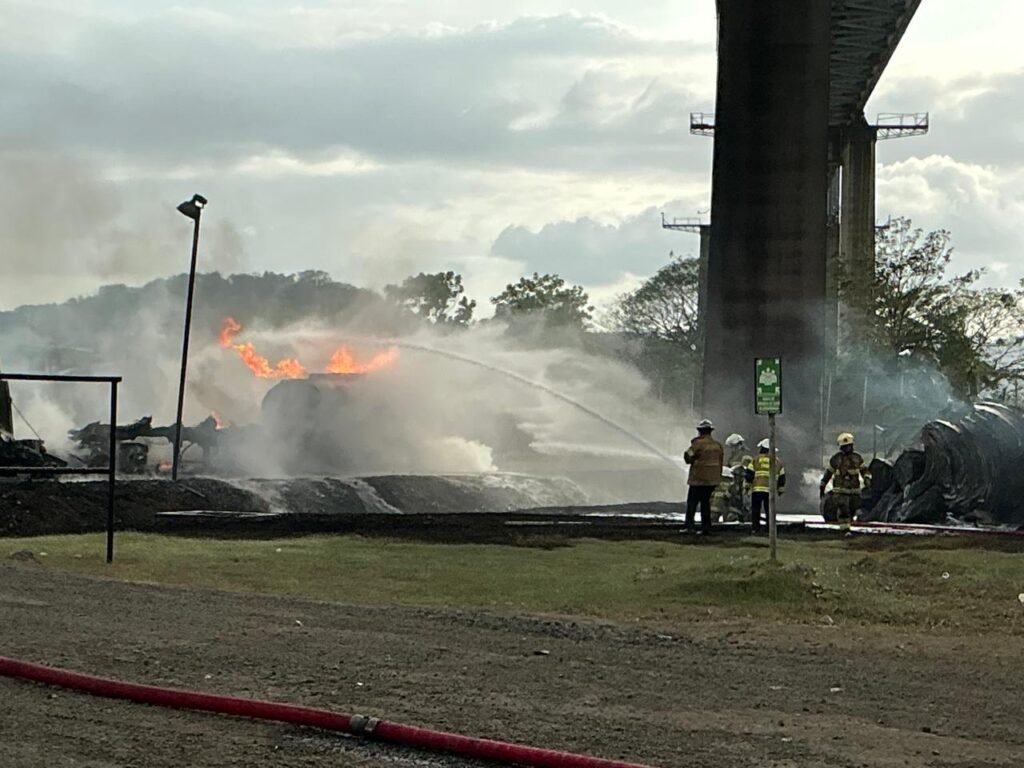 trabajo técnico de bomberos panameños