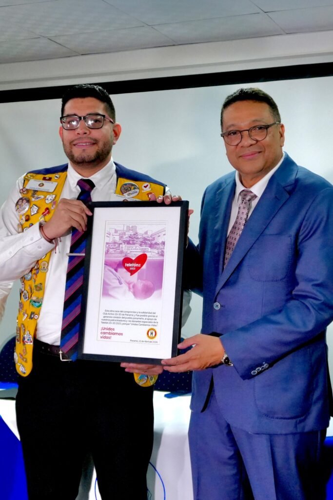 Teletón 20-30 entrega equipos para fortalecer banco de leche materna, beneficiando a recién nacidos y reduciendo riesgos en bebés prematuros en Panamá.