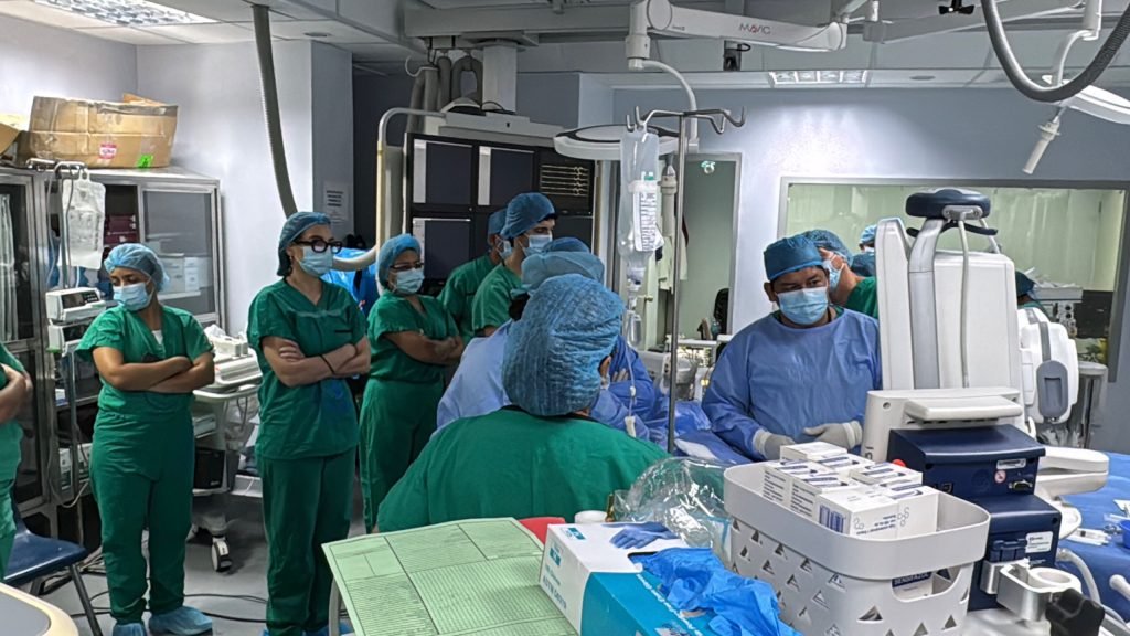 Chiriquí incorpora innovadora tecnología médica para tratar nódulos tiroideos benignos cirugia para eliminar nodulos tiroideos
