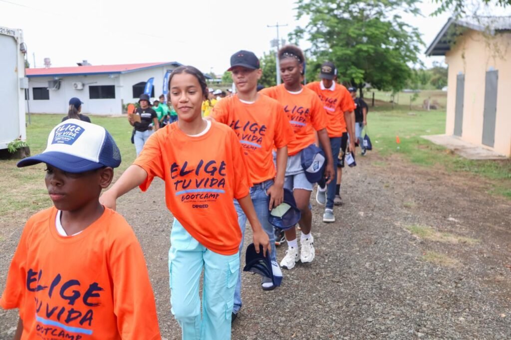 ministerio de gobierno impulsa campamento juvenil para prevenir violencia 3