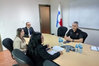 reunión en secretaría de energía