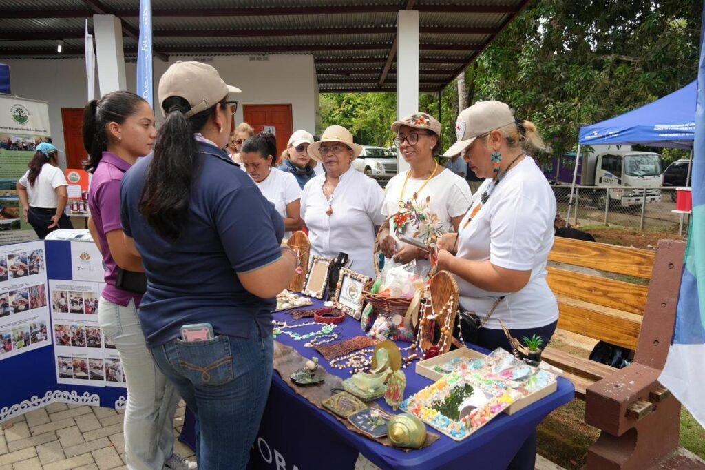 Puerto Barú fortalece apoyo a pescadores artesanales en Boca Chica https://miboquetepositivo.com/wp-content/uploads/2026/05/WhatsApp-Image-2026-05-29-at-11.09.28-AM.jpeg
