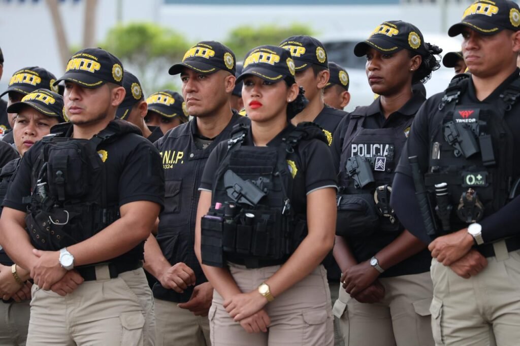 policia nacional panama