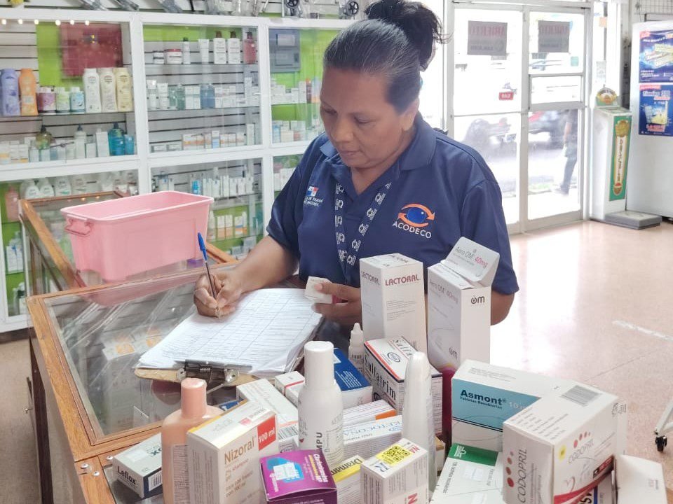 Acodeco detecta 418 productos vencidos en comercios de Penonomé coclé encuesta de cabamed 2
