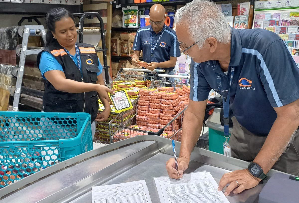 Acodeco detecta 418 productos vencidos en comercios de Penonomé verificaciones en coclé