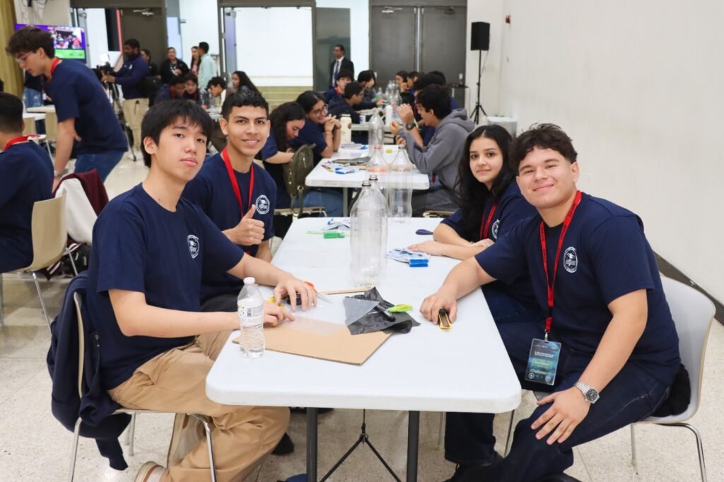 La competencia, organizada por la Secretaría Nacional de Ciencia, Tecnología e Innovación (Senacyt) y la Fundación Ciudad del Saber, se desarrolla del 3 al 5 de junio y busca fortalecer el interés de los jóvenes por las disciplinas científicas y tecnológicas.