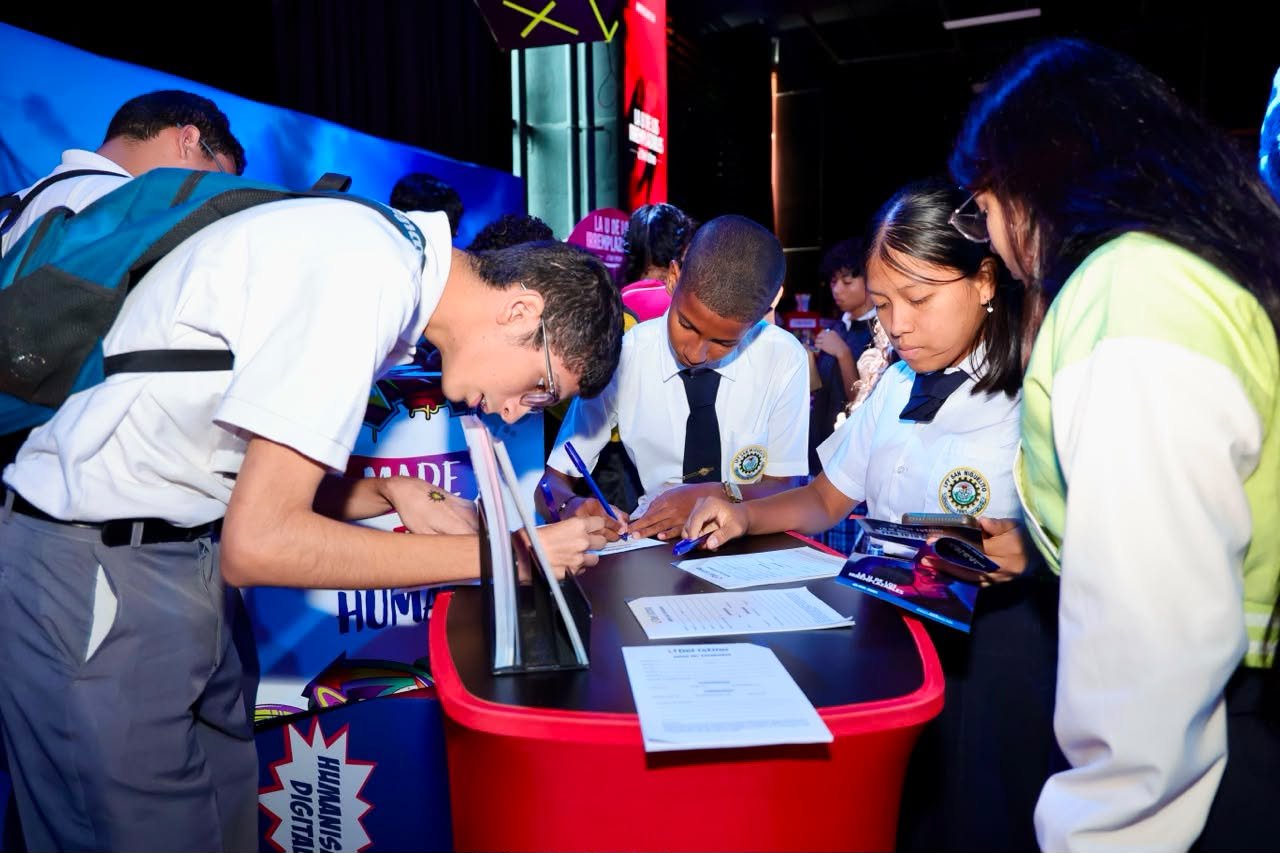Expo Futuro 360 conecta estudiantes con su vocación