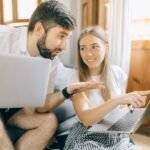 Cada vez más personas buscan síntomas en internet o consultan a la inteligencia artificial antes de acudir al médico. Expertos recomiendan hacerlo con criterio.