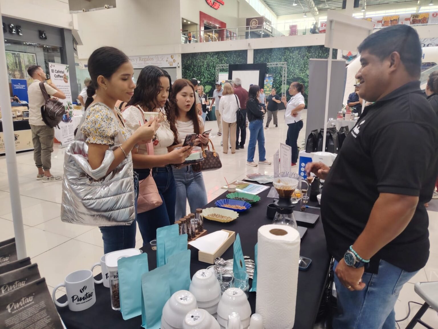 El Ministerio de Desarrollo Agropecuario (MIDA) informó que el éxito de esta primera feria permitirá replicar la iniciativa en otras provincias del país.
