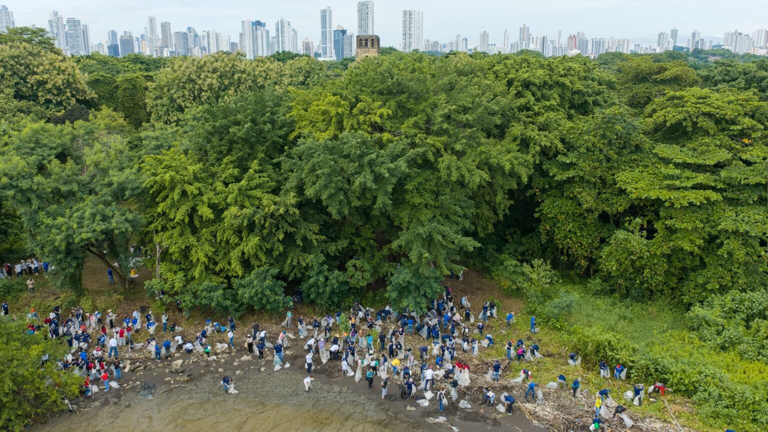 limpieza nacional de playas en Panamá