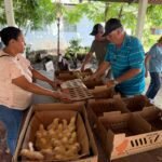 El convenio MIDA-Meduca–Caja de Ahorros promueve la seguridad alimentaria y el aprendizaje práctico mediante huertos y granjas avícolas escolares, acercando a los estudiantes a la producción y al consumo de alimentos saludables.