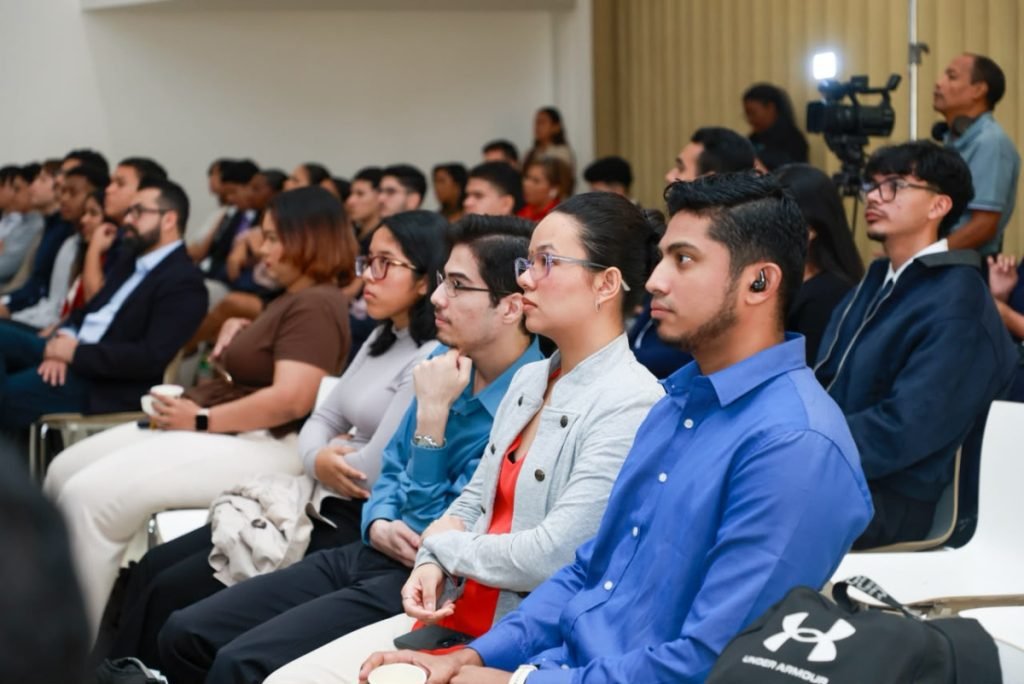empleo para jóvenes universitarios en Panamá