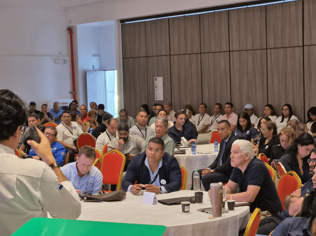 Más de 150 empresarios se reunieron en Penonomé y firmaron un compromiso para fortalecer la cadena de proveedores mineros de Panamá.