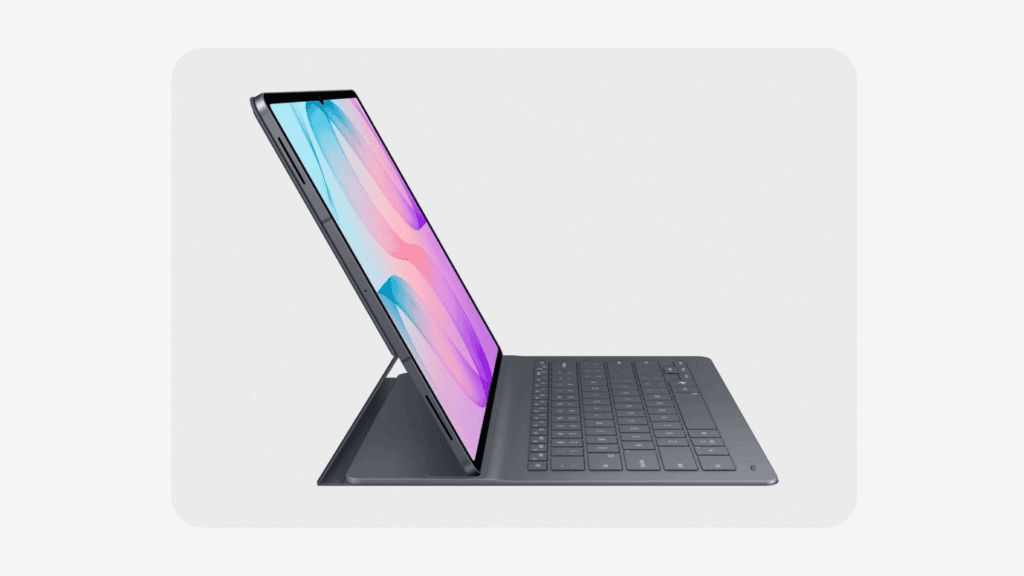 La Galaxy Tab S12 Ultra tiene un grosor de 5,1 milímetros, característica que la convierte, según Samsung, en la tableta más delgada de su línea Galaxy Tab. La compañía también destaca su capacidad para ejecutar tareas exigentes, desde actividades profesionales hasta cursos en línea, sin depender de un espacio de trabajo fijo.
En cuanto a la batería, Samsung anuncia una autonomía de hasta 23 horas para la Galaxy Tab S12 Ultra y de hasta 21 horas para la Galaxy Tab S12+, según sus pruebas. La empresa indica que ambos modelos pueden completar una carga del 0 % al 100 % en aproximadamente 95 minutos. La duración real dependerá de las aplicaciones utilizadas, la configuración y las condiciones de uso.